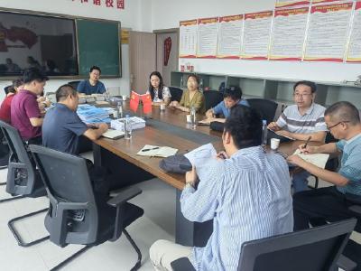 市教育局一行深入县迎宾路小学检查开学工作