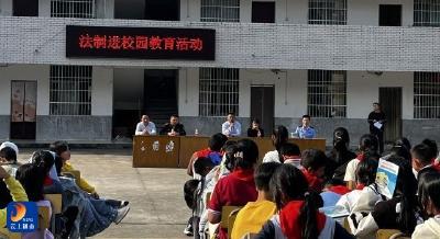 洪港镇沙店中学：举行法制进校园教育活动
