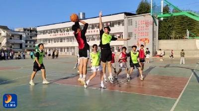 通山县大路中学：魅力篮球燃激情 教联活动展风采