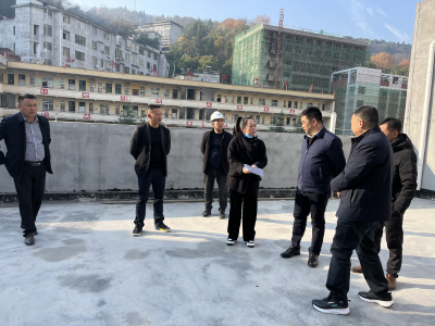 县教育局到实验幼儿园检查新综合楼工程建设情况