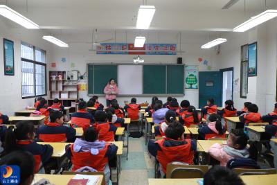 开学第一天！通山各中小学开启“热辣滚烫”新学期