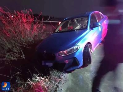 通山公安：有“警”无险！车辆悬空，司机被困，通山公安雪夜救助别样暖