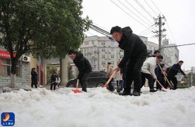 【防范应对新一轮低温雨雪冰冻天气】县林业局积极防范低温雨雪冰冻灾害