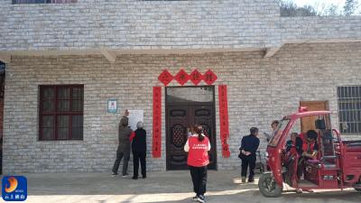 杨芳林乡：设卡劝导防火源 严格值守保安全
