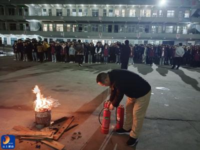县实验中学畈泥校区：防患未“燃”保平安