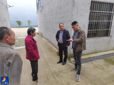 杨芳林乡开展雨天地质灾害隐患排查防范工作  