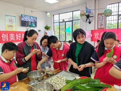 县领导与特殊学校学生共庆六一 迎端午  