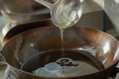 真的别长期只吃一种食用油！健康吃油，只需记住这 2 点