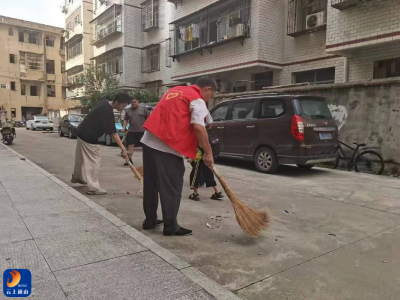 县委巡察办全员下沉参与爱国卫生运动