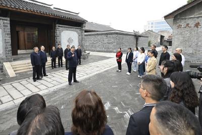 习近平在安徽考察时强调 发挥多重国家发展战略叠加优势 奋力谱写中国式现代化安徽篇章