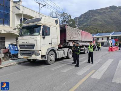 通山县交通运输局：跨省联动聚合力 联合治超显成效