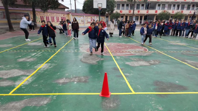 厦铺镇厦铺小学开展“我运动 我健康 我快乐”趣味运动会