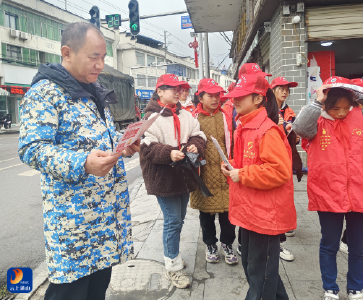 九宫山镇横石潭社区志愿者日：奉献点亮社区之光