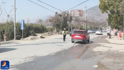 【春节我在岗】V视丨通山交警全员在岗 护航团圆路