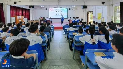诗意碰撞交融 迸发绚丽火花——明德中学举行诗词大会模拟赛