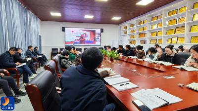 县实验中学：科技赋能教育，线上集体备课彰显数字化魅力