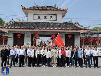 县委党校组织学员赴洪湖开展红色教育实践活动——追寻红色足迹 传承革命精神