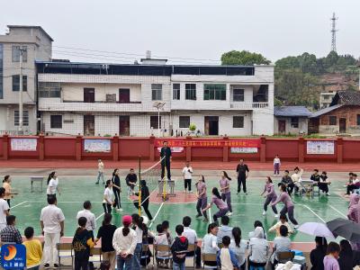 燕厦乡中心学校女教职工气排球赛圆满收官