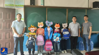 慈口乡团委开展“六一”前期走访慰问活动