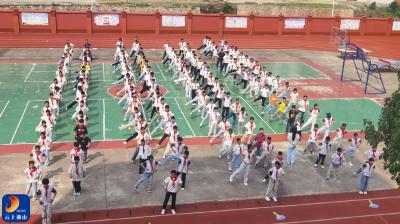 展少年风采 铸拼搏精神——燕厦乡小学举行大课间比赛