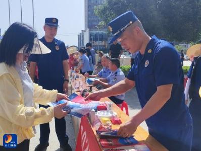 通山县消防救援大队：联合多部门开展 “安全生产月”宣传咨询日活动