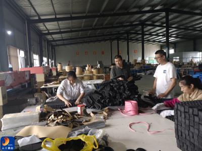 县人社局：真心为企业办实事