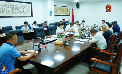 吴涛主持召开县政府常务会议