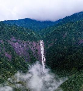【通山美景㉔】闯王镇大崖头瀑布：雨后水墨长卷