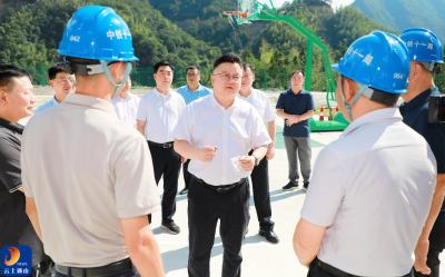 V视丨陈洪豪开展“八一”建军节暨“一线送清凉”走访慰问活动