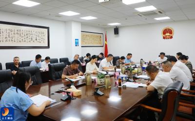 吴涛主持召开县政府常务会议