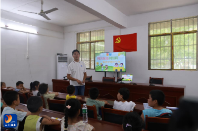黄沙铺镇：农家书屋吹新风 青少年共筑文明乡