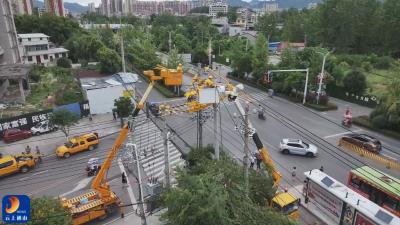 【弘扬三大精神 奋力建成支点】通山供电深夜奋战6小时，守护医院供电“不断档”