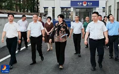 V视丨谭海华来通山调研综治中心规范化建设工作