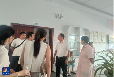 嘉鱼县中医院到通山县残疾人康复中心开展参观交流活动