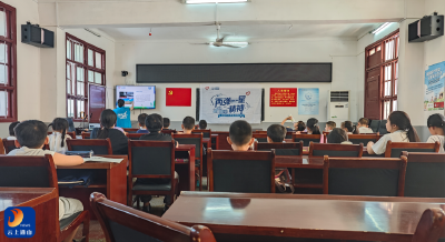 通山县暑假“爱心托管班”：“两弹一星”精神进社区 创意点燃强国志