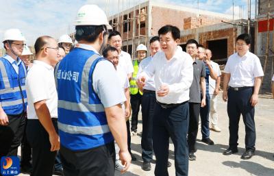 V视丨吴涛深入一线开展“八一”建军节暨“一线送清凉”走访慰问活动