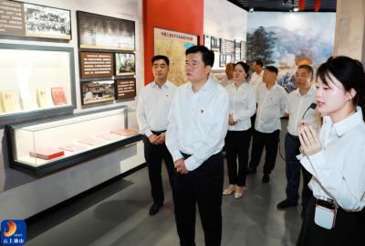 V视丨缅怀先烈忆初心 砥砺前行启新程 吴涛率县“四大家”领导赴冷水坪开展缅怀活动
