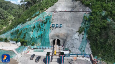 通山：汗水丈量新海拔 项目攻坚抢登山区发展新高地