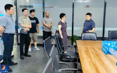 V视丨嘉鱼融媒来通山县交流探讨融媒发展工作