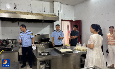 闯王镇人大代表开展食品安全执法检查 