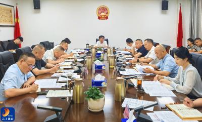 吴涛主持召开县政府常务会议