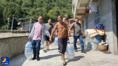 酷暑送甘泉，温情润民心——磻溪村与富管会联手解民忧
