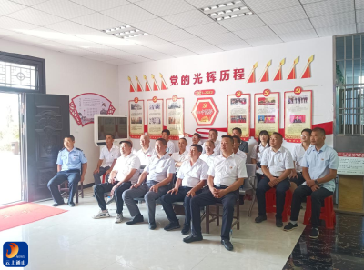 慈口乡大竹村：收看纪念中国人民抗日战争暨世界反法西斯战争胜利80周年活动  