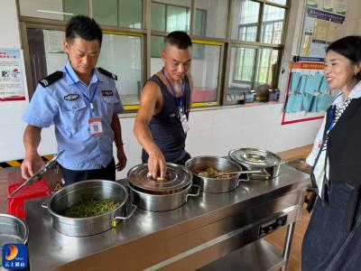 共鉴安心餐 守护成长味  ——燕厦乡潘新小学开展食堂“开放日”活动