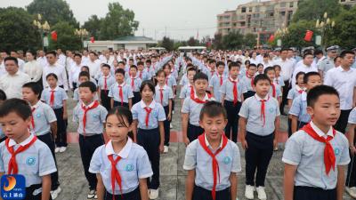 V视丨苍松翠柏映初心 青春誓言慰英魂 通山县烈士纪念日公祭活动侧记