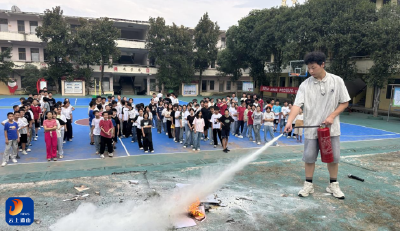 慈口中学：开展消防与地震应急疏散演练