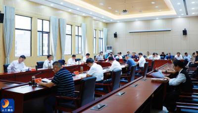 吴涛主持召开县委常委会会议