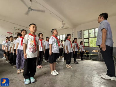 杨芳林乡遂庄小学：阅兵精神燃秋韵  少年志气梦启航