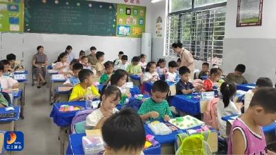 通羊四小：推门听课抓常规，课堂展评促提升 
