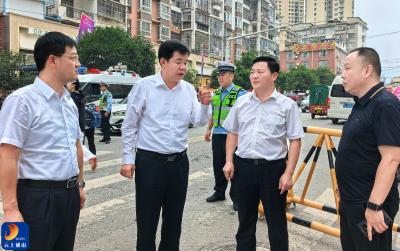 V视丨吴涛调研城区车辆停放规范管理时强调：坚持精细化人性化智慧化管理 让市民共享美丽出行成果